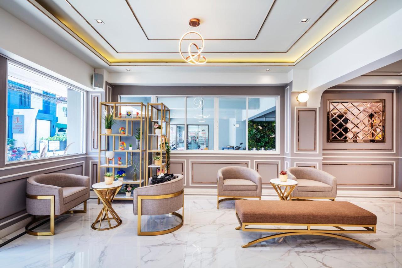 Penyos Service Apartment Банкок Екстериор снимка