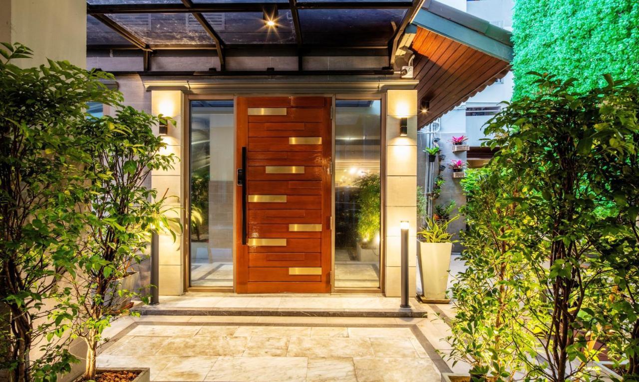 Penyos Service Apartment Банкок Екстериор снимка