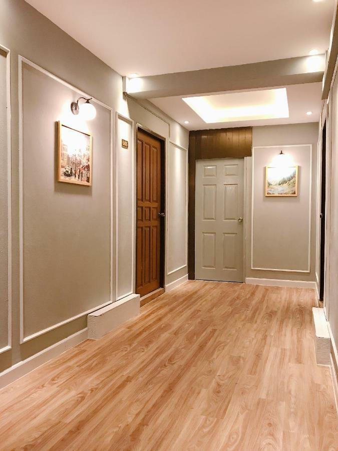Penyos Service Apartment Банкок Екстериор снимка