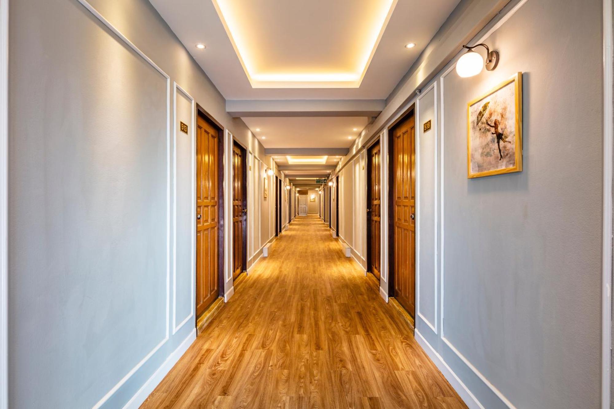 Penyos Service Apartment Банкок Екстериор снимка
