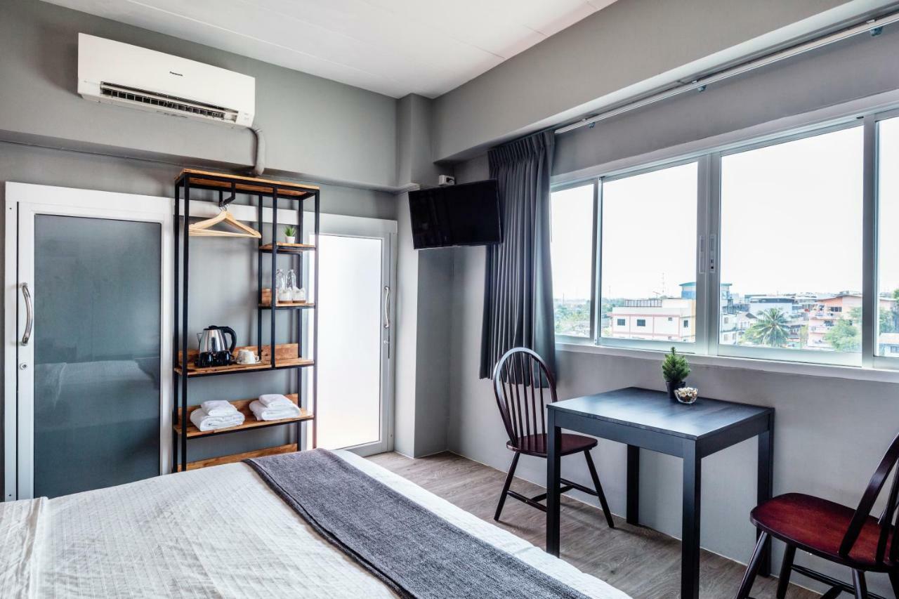 Penyos Service Apartment Банкок Екстериор снимка